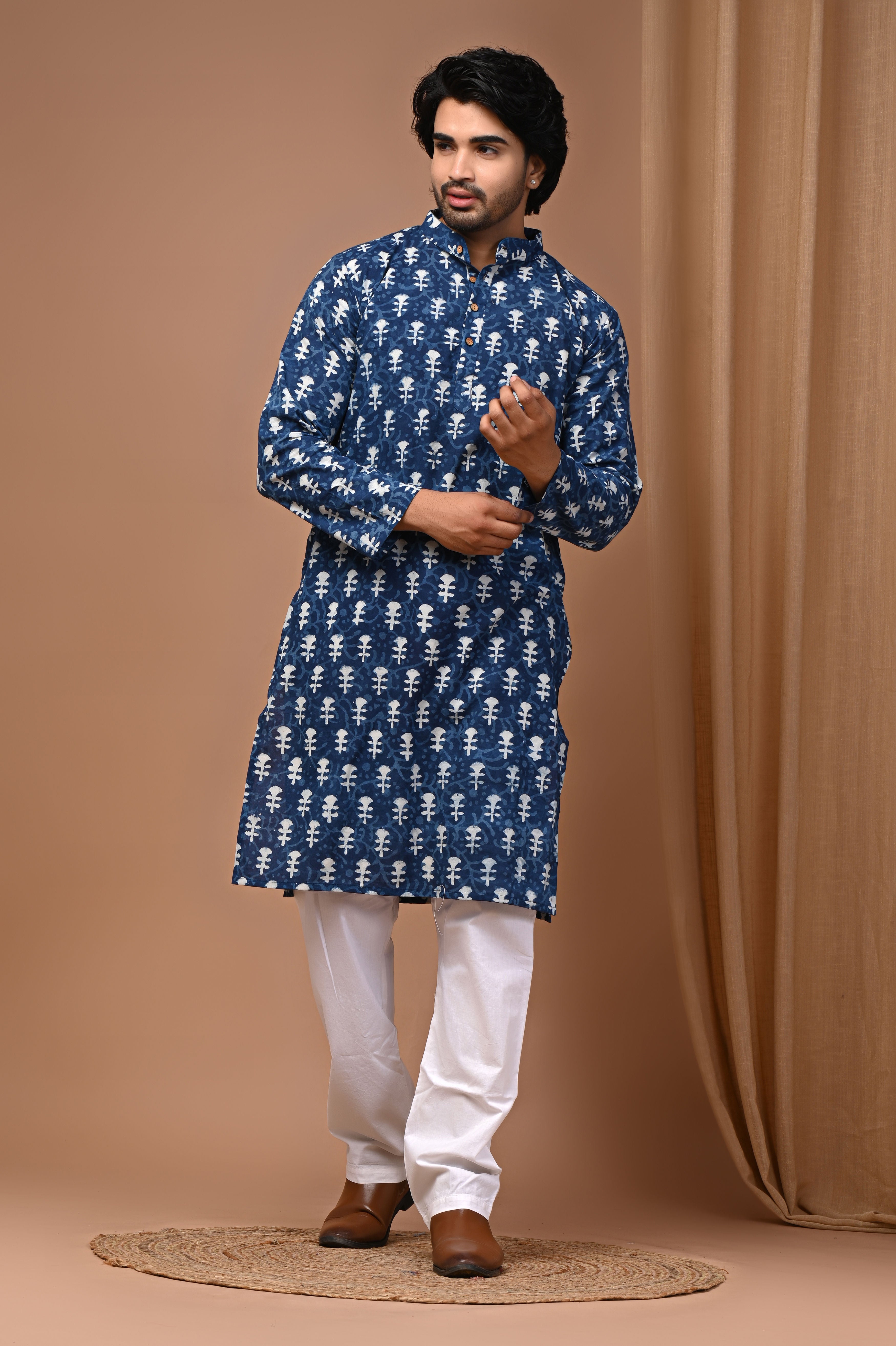 Men's Printed Kurta & White Pajama Set